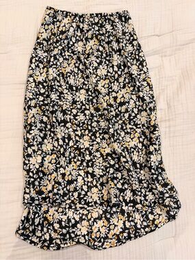Floral Midi Skirt in Black with White & Yellow Daisies